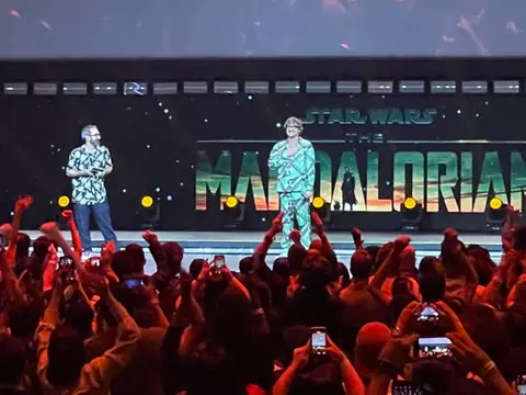 CCXP22: Pedro Pascal aparece de surpresa em painel de Mandalorian