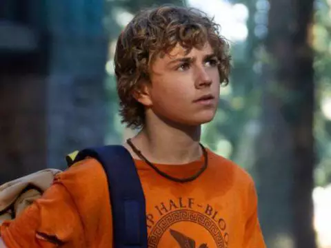 Roteirista culpa baixo investimento por fracasso de filmes de Percy Jackson