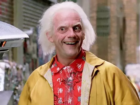 Christopher Lloyd em De Volta Para o Futuro (Reprodução)