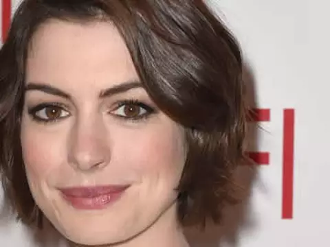 Colossal | Anne Hathaway vai estrelar drama sobre monstro gigante