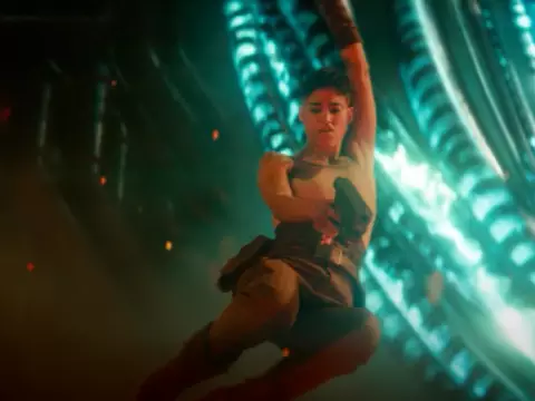 Sofia Boutella se prepara para guerra no trailer de Rebel Moon: Parte 2; assista