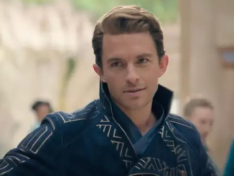 Wicked | Elenco parabeniza Jonathan Bailey por título de mais sexy do mundo