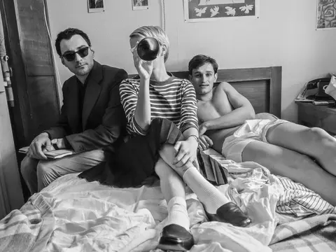 Nouvelle Vague recria bastidores de clássico de Godard com filme saltitante