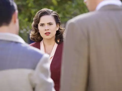 Agent Carter | Hayley Atwell diz que só voltaria ao papel de Peggy com outra abordagem