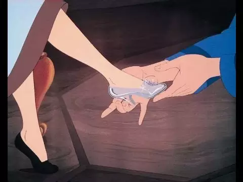 Cinderela - A Estranha | Veja ótimo mashup de Carrie com clássico Disney