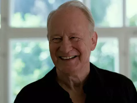Stellan Skarsgård nega receber roteiros para projetos que incluam seus filhos