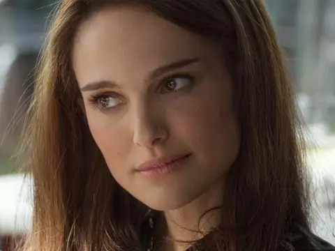 Arco | Diretor pediu para Natalie Portman ser a “guarda-costas” do projeto