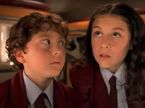 Elenco de Pequenos Espiões se reencontra no aniversário do filme