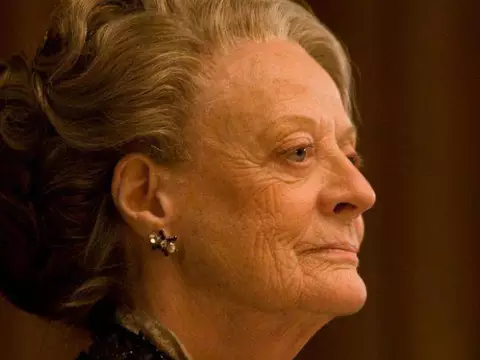 "Maggie Smith foi uma grande atriz", diz criador de Downton Abbey