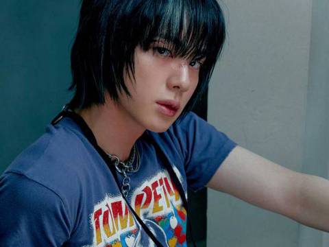 Jin em foto promocional do Echo (Reprodução)