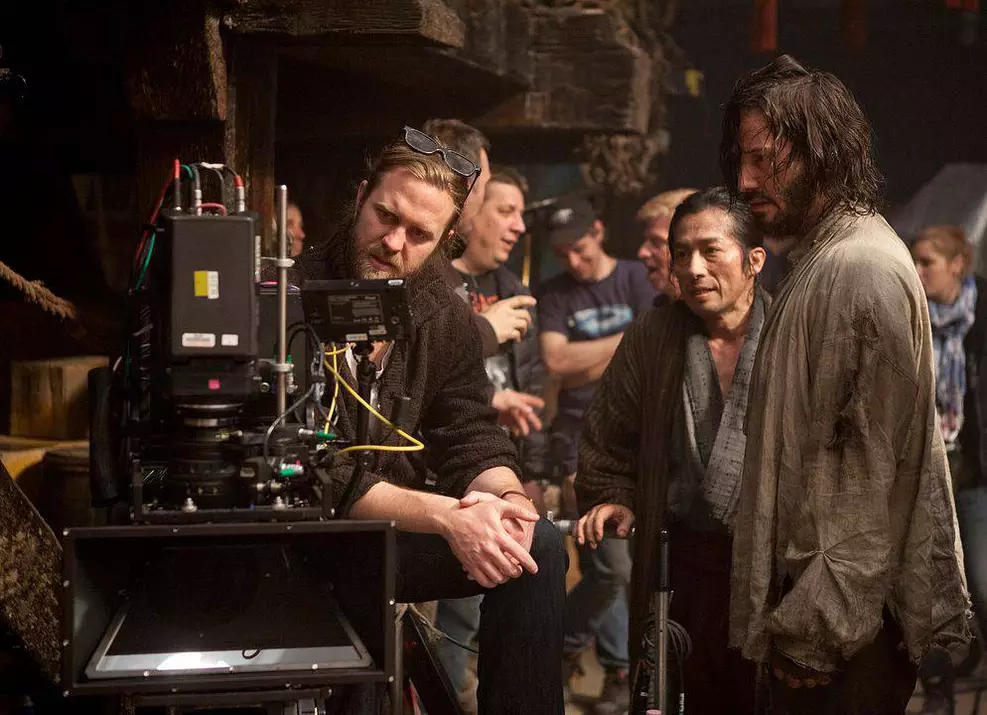 Keanu Reeves defende diretor de 47 Ronins em caso contra Netflix; entenda