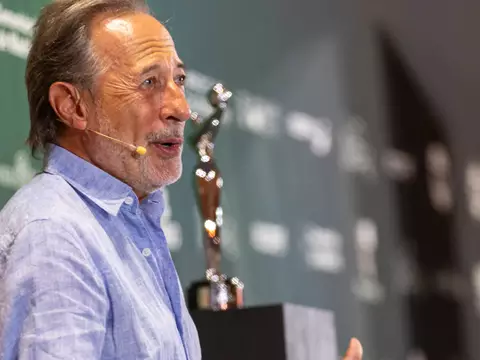 Guillermo Francella em gala dos Prêmios Platino XCARET 2026 (Divulgação)