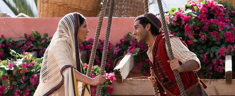 Aladdin | Casal se encontra em nova foto do filme; confira