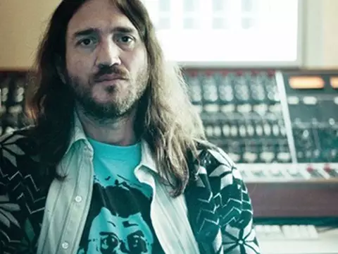John Frusciante | Ex-guitarrista do Red Hot Chili Peppers vai lançar novo EP