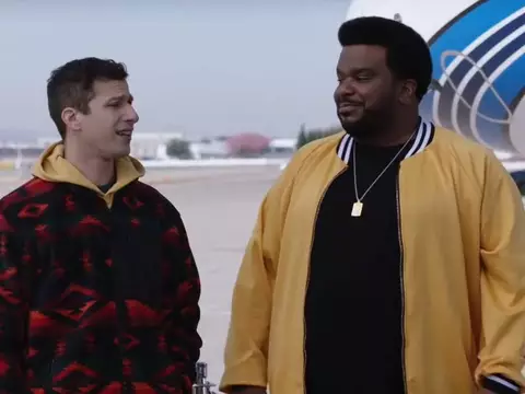 Andy Samberg e Craig Robinson em Brooklyn Nine-Nine