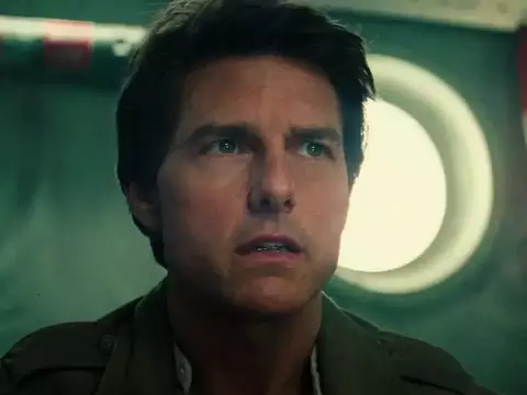 Tom Cruise recebe Oscar honorário e promete proteger o cinema