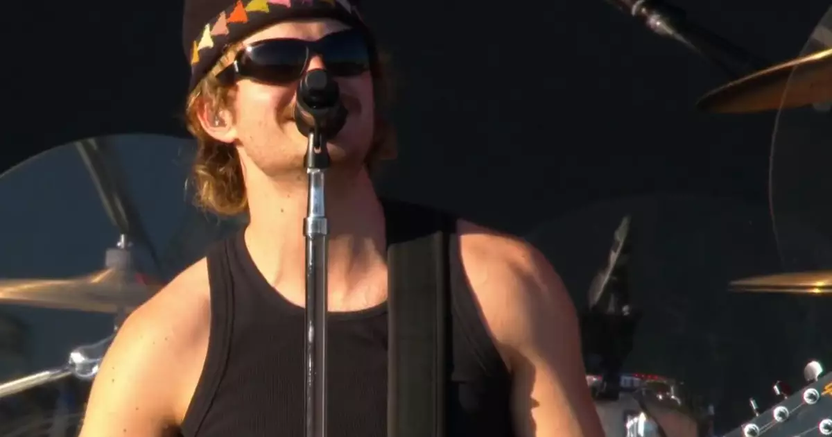 Joe Keery brilha como Djo no Lollapalooza 2026