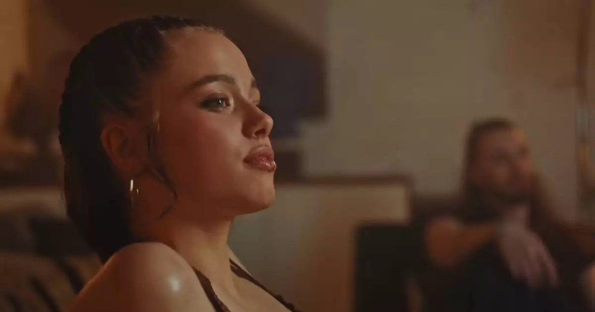 Filha de Angelina Jolie e Brad Pitt participa do clipe da cantora Dayoung; veja