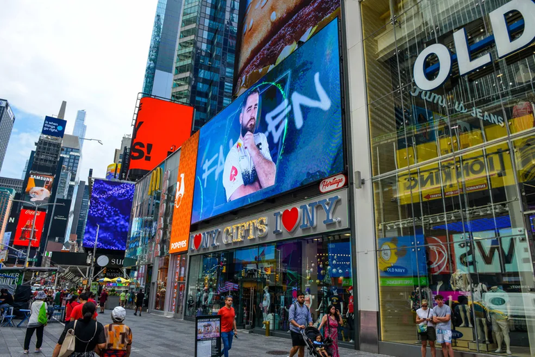 fallen furia times square nova york