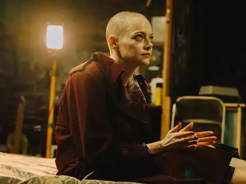 Bugonia, Pobres Criaturas e mais: onde assistir aos filmes de Yorgos Lanthimos