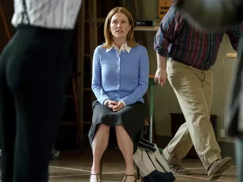 Julianna Moore brilha no ótimo A Grande Estreia