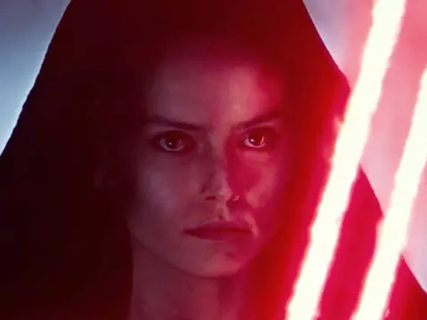 Star Wars: A Ascensão Skywalker | Dark Rey aparece com capacete de Kylo em arte