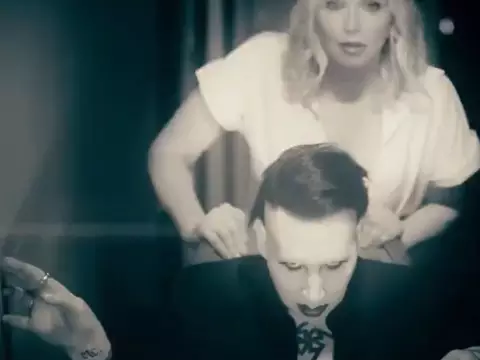 Marilyn Manson lançará clipe com Courtney Love; veja o teaser de "Tattooed In Reverse"