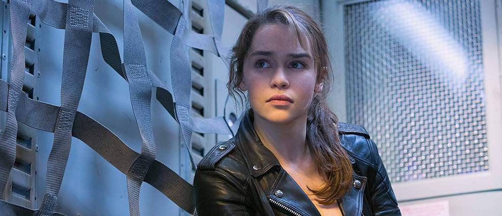 Emilia Clarke quer fazer "filme estúpido como os Vingadores"