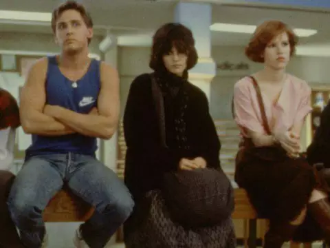 Atriz de Clube dos Cinco afirma que elementos do filme envelheceram mal