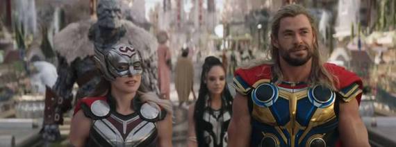 Thor: Amor e Trovão  Quem a filha de Chris Hemsworth é no filme