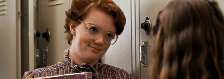 Stranger Things  Criadores prometem justiça para Barb na 2ª temporada