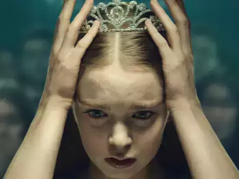 “Not What You Expect”: First Reactions Praise Mike Flanagan’s ‘Carrie’