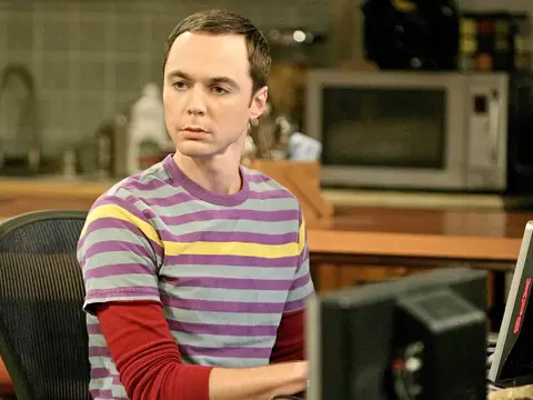 Jim Parsons diz que se sentia "miserável" durante The Big Bang Theory