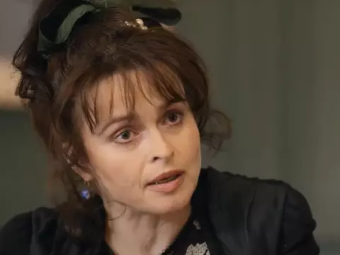 Helena Bonham Carter no trailer de Ten Percent (Reprodução)
