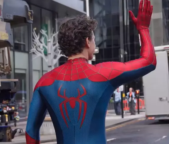 Homem-Aranha-Um-Novo-Dia-Poster