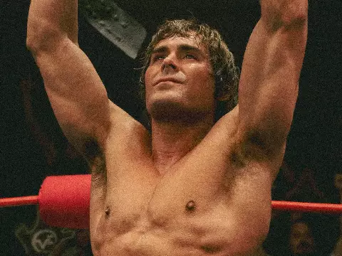 Zac Efron sofreu acidente e bateu cabeça no fundo da piscina; site dá detalhes