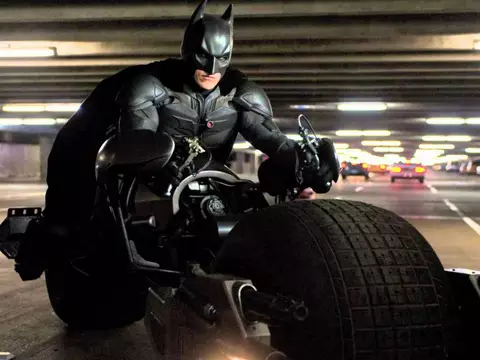 Batman: O Cavaleiro das Trevas | Batpod utilizado nos filmes será leiloado