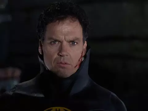 Michael Keaton como Batman