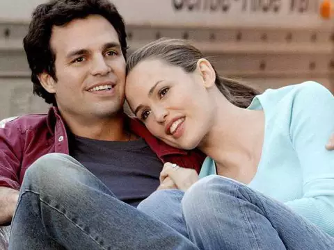 Mark Ruffalo e Jennifer Garner em cena de De Repente 30 (Reprodução)