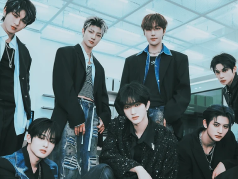 O grupo de k-pop YOUNITE (Reprodução)