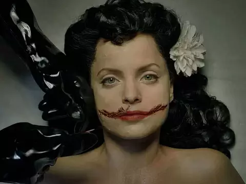American Horror Story | Atriz de American Pie aparece em foto como Dália Negra; confira
