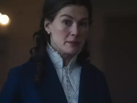 Rosamund Pike em A Roda do Tempo (Reprodução)