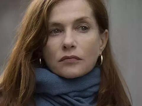 Isabelle Huppert em cena de Elle (Reprodução)