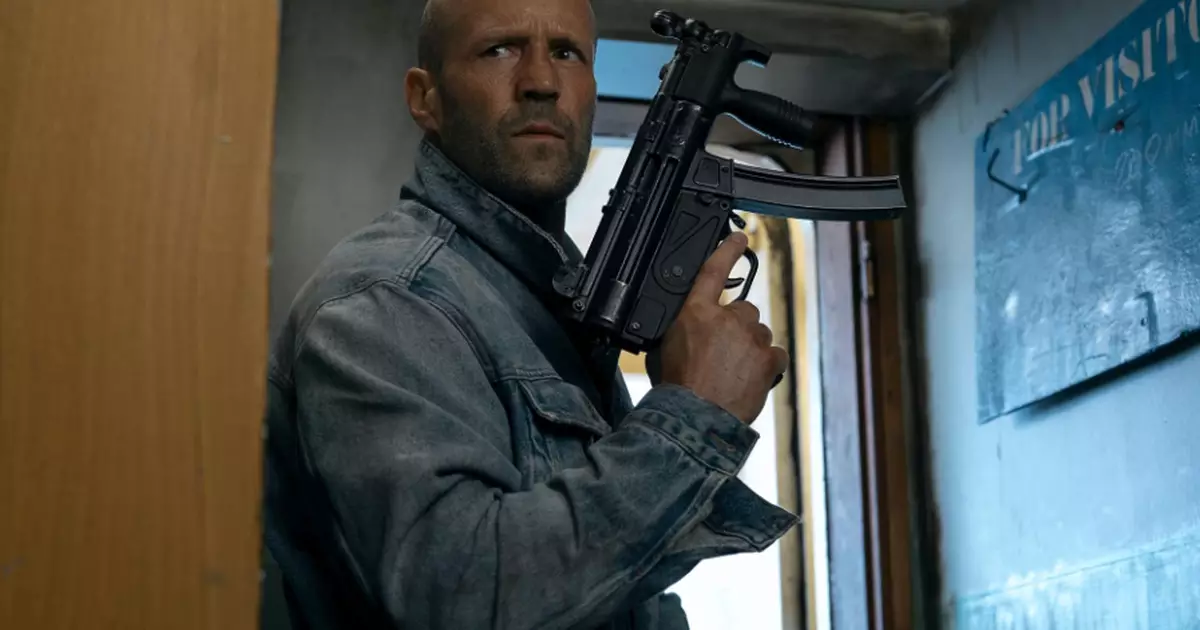 Código: Vingança encontra conforto demais na fórmula de Jason Statham