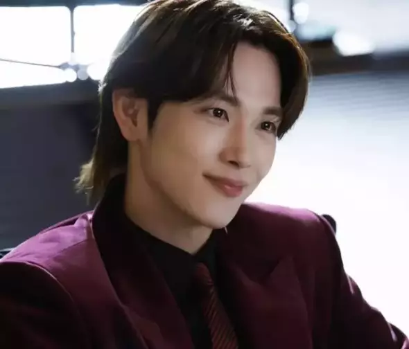 Im Si-wan em Love in Disguise; Ahn Hyo-seop em Final Table; e Ji Chang-wook em Amor Doce Amor (Reprodução)