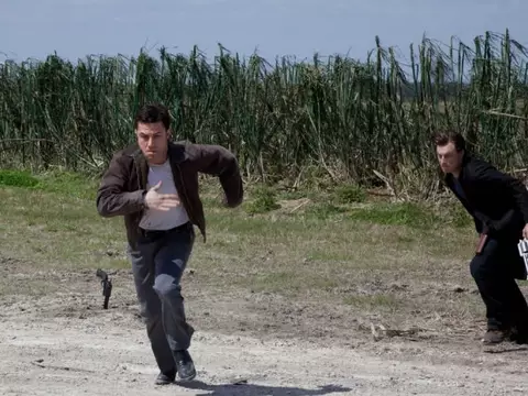 Looper | Novo trailer do sci-fi explora relação entre Bruce Willis e Joseph Gordon-Levitt [ATUALIZADO] 