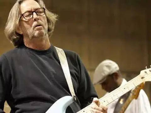 Eric Clapton revela doença que torna difícil tocar guitarra