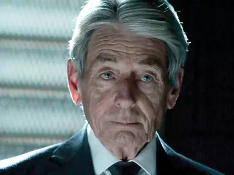 John Nolan, conhecido pelos filmes de Batman, morre aos 87 anos