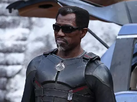 Ryan Reynolds aclama Wesley Snipes como "pai da Marvel" e pede retorno de Blade