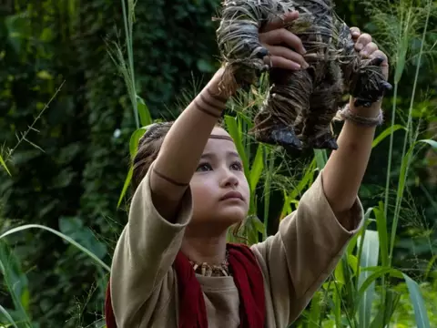 Muere Kaylee Hottle a los 18 años, actriz de Godzilla vs. Kong
